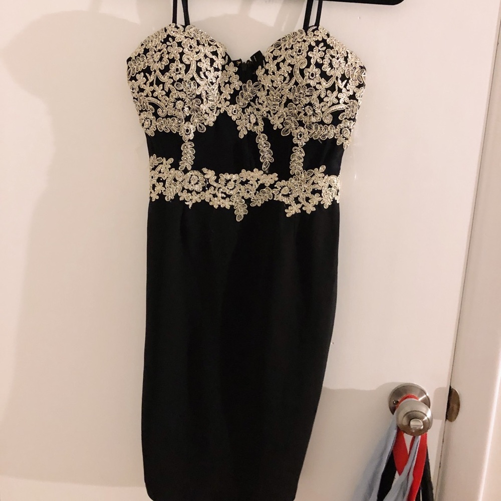 NEW Windsor black and gold body on dress